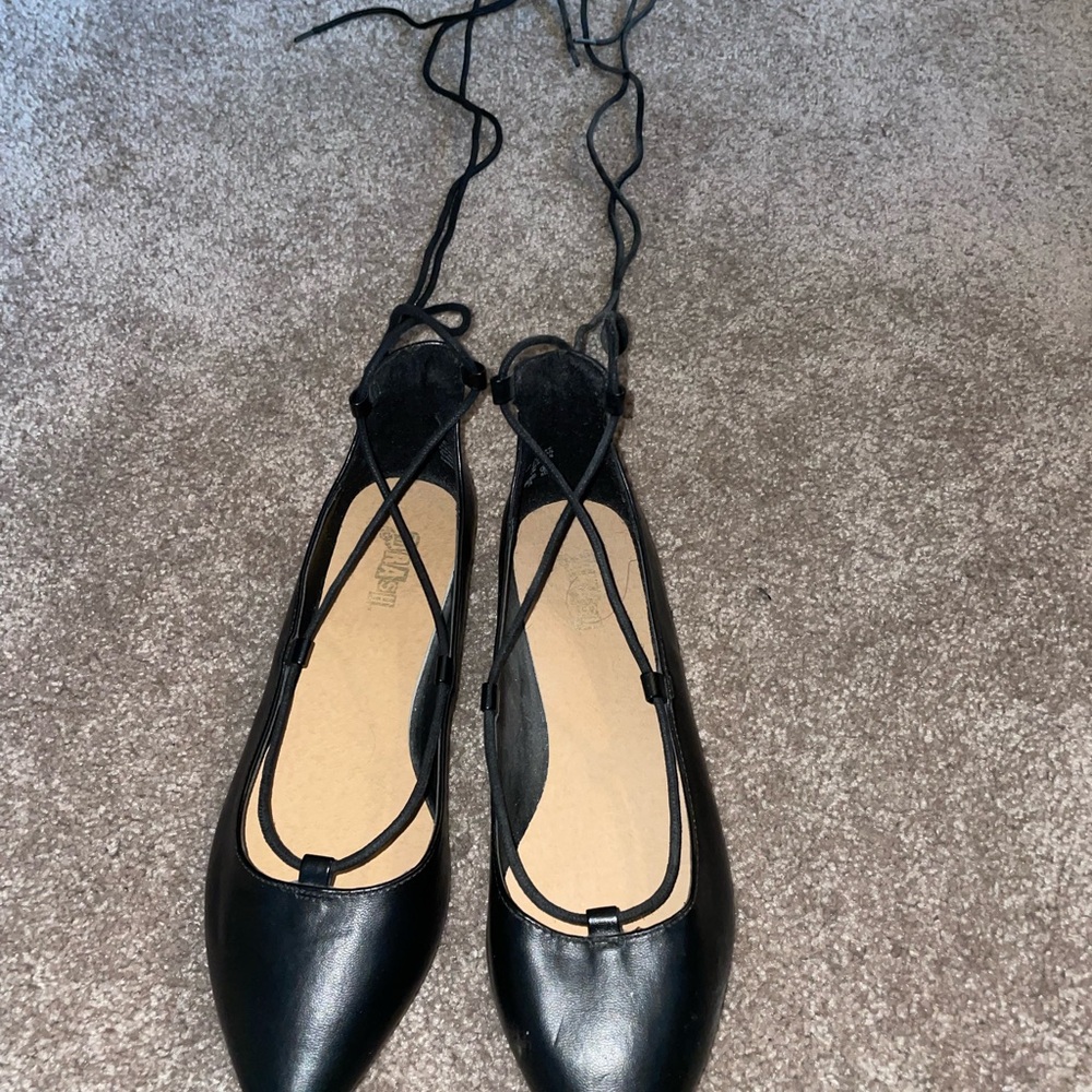 Elegant Black Lace-Up Women's Flats